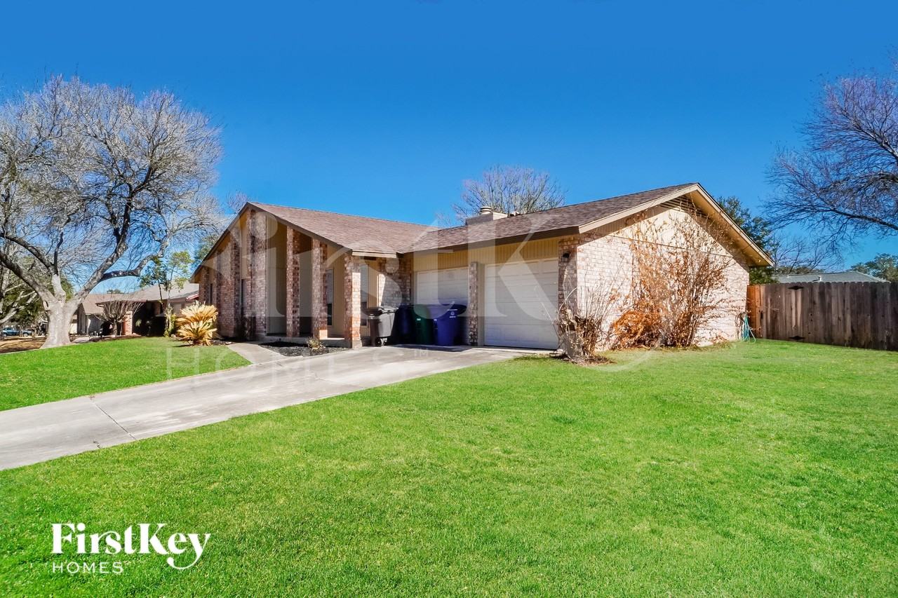 1702 Jay Schellman St - Photo 2 of 15