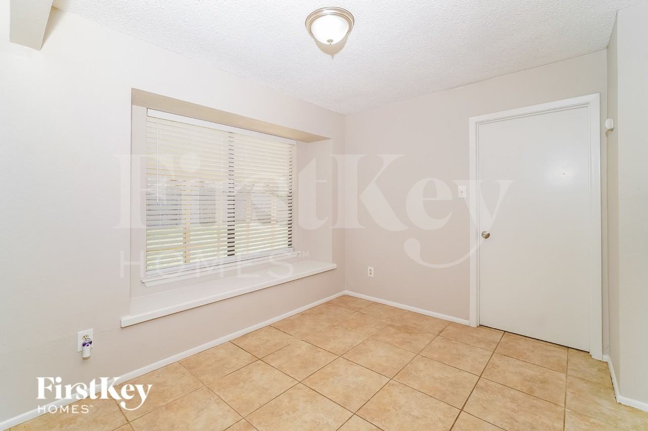 1702 Jay Schellman St - Photo 5 of 15