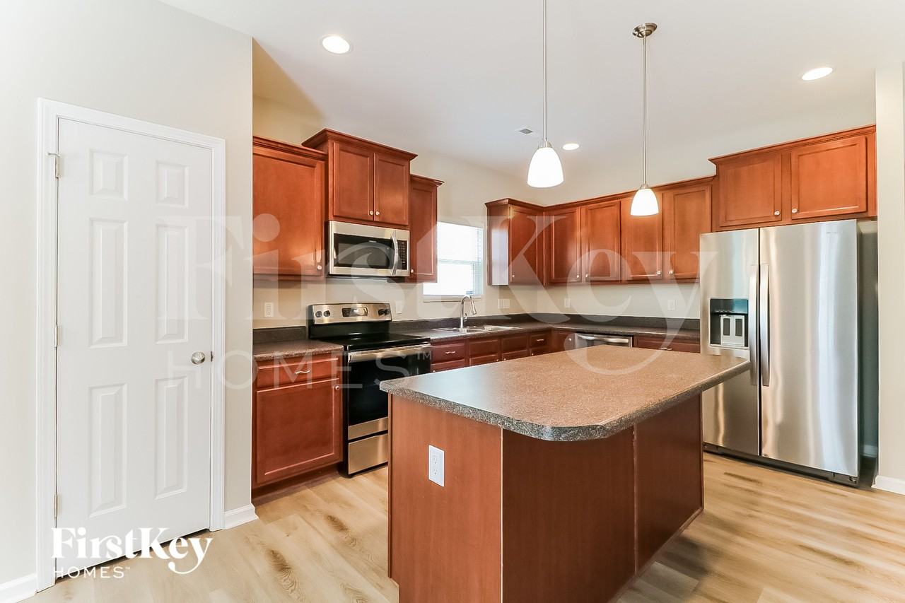 6328 Bunker Hill Dr - Photo 5 of 15