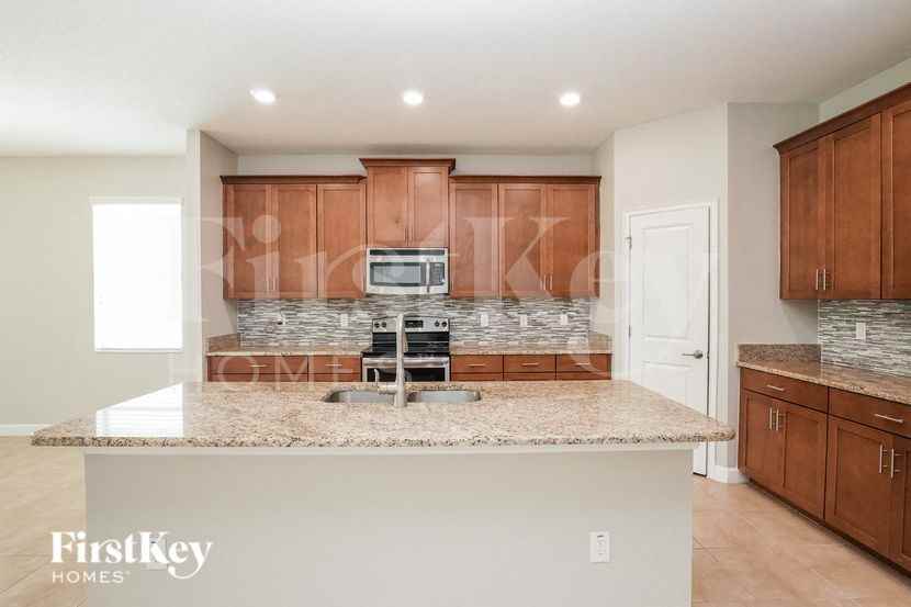 4664 Egg Harbor Dr - Photo 4 of 15