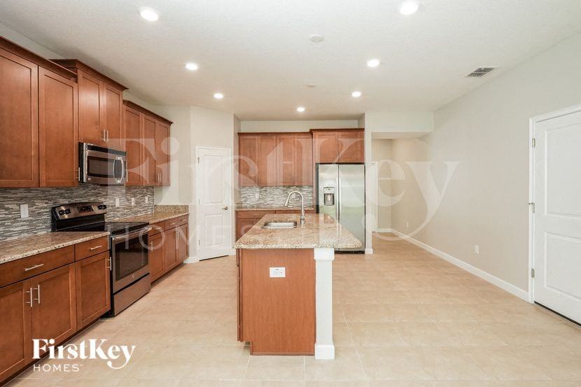 4664 Egg Harbor Dr - Photo 5 of 15