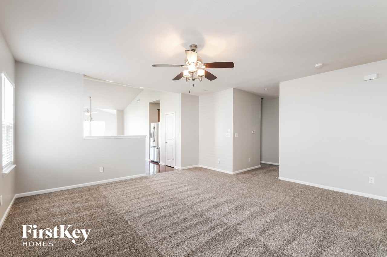 5887 Aldridge Dr - Photo 3 of 15