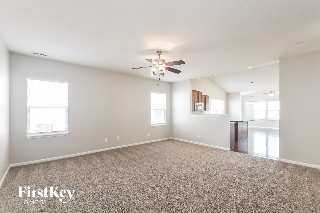 5887 Aldridge Dr - Photo 4 of 15