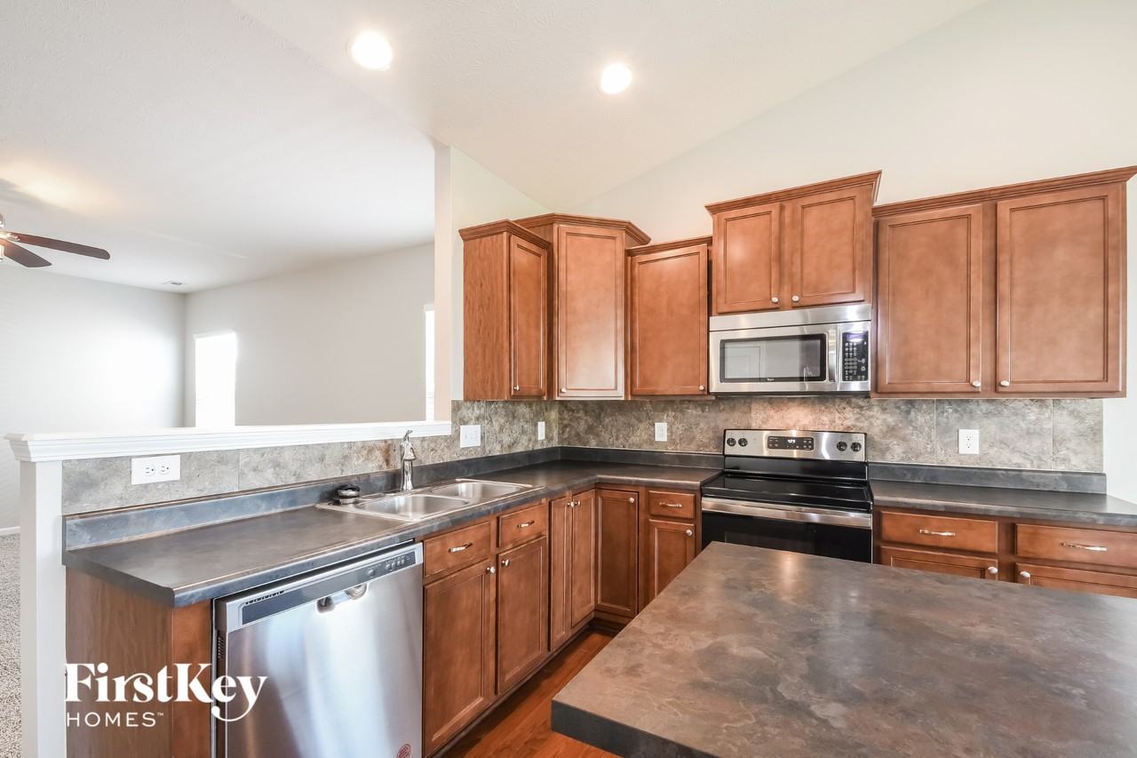 5887 Aldridge Dr - Photo 5 of 15