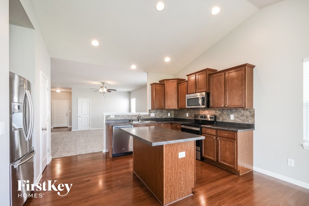 5887 Aldridge Dr - Photo 6 of 15