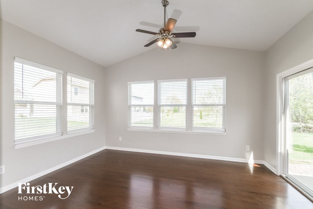 5887 Aldridge Dr - Photo 7 of 15