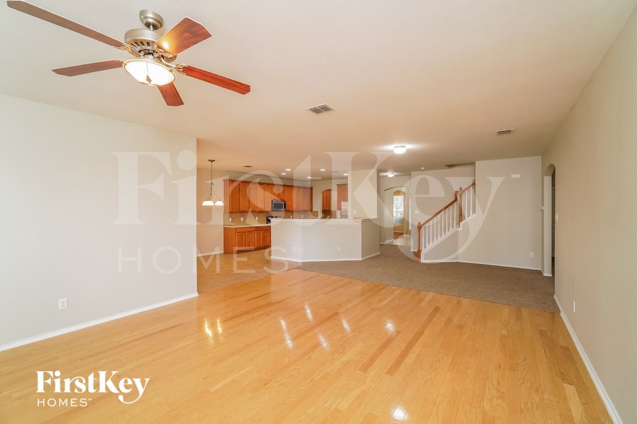 24014 Buckthorn Pass - Photo 4 of 15