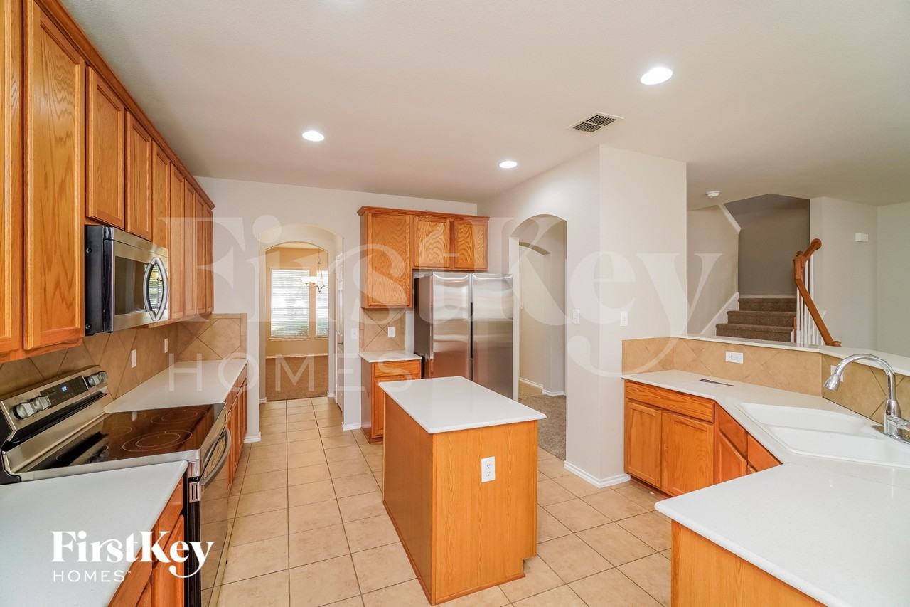 24014 Buckthorn Pass - Photo 6 of 15