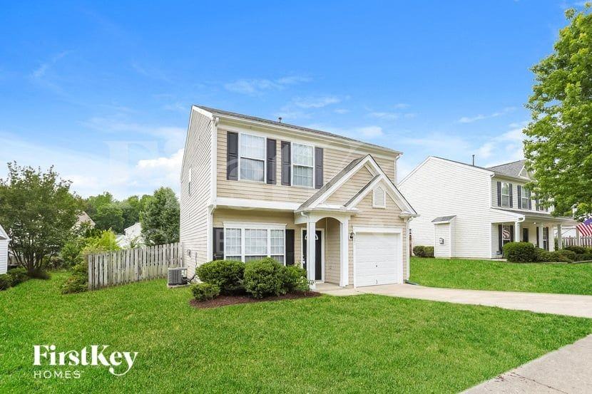 5521 Scenic Brook Ln - Photo 2 of 15