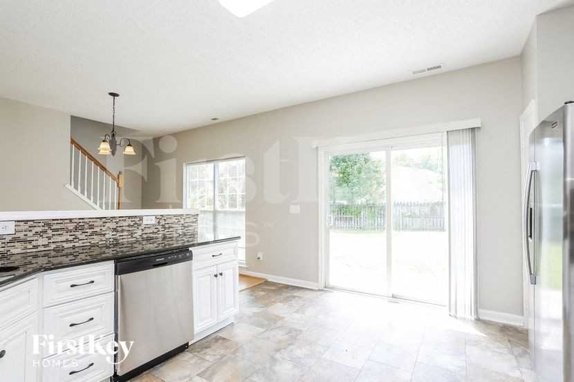 5521 Scenic Brook Ln - Photo 6 of 15