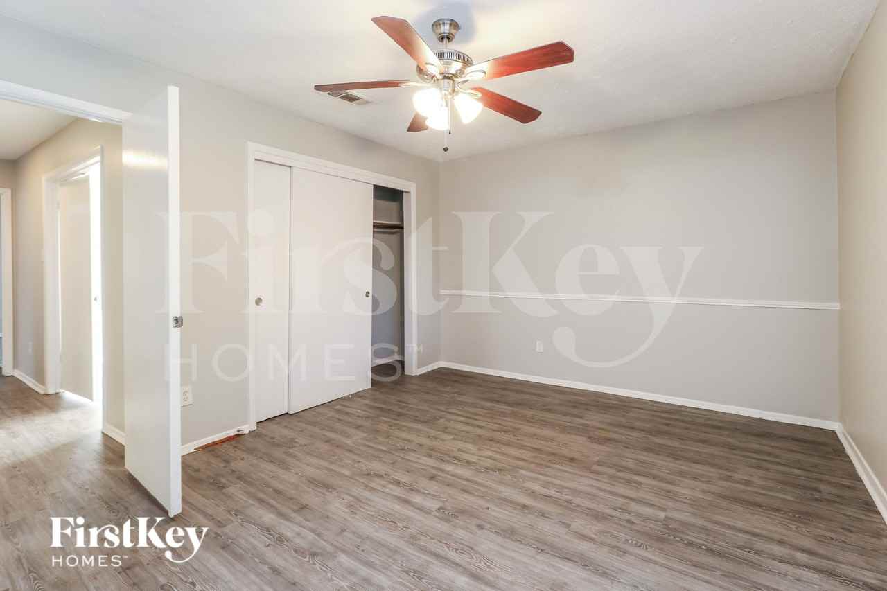 4439 Algernon Dr - Photo 7 of 16