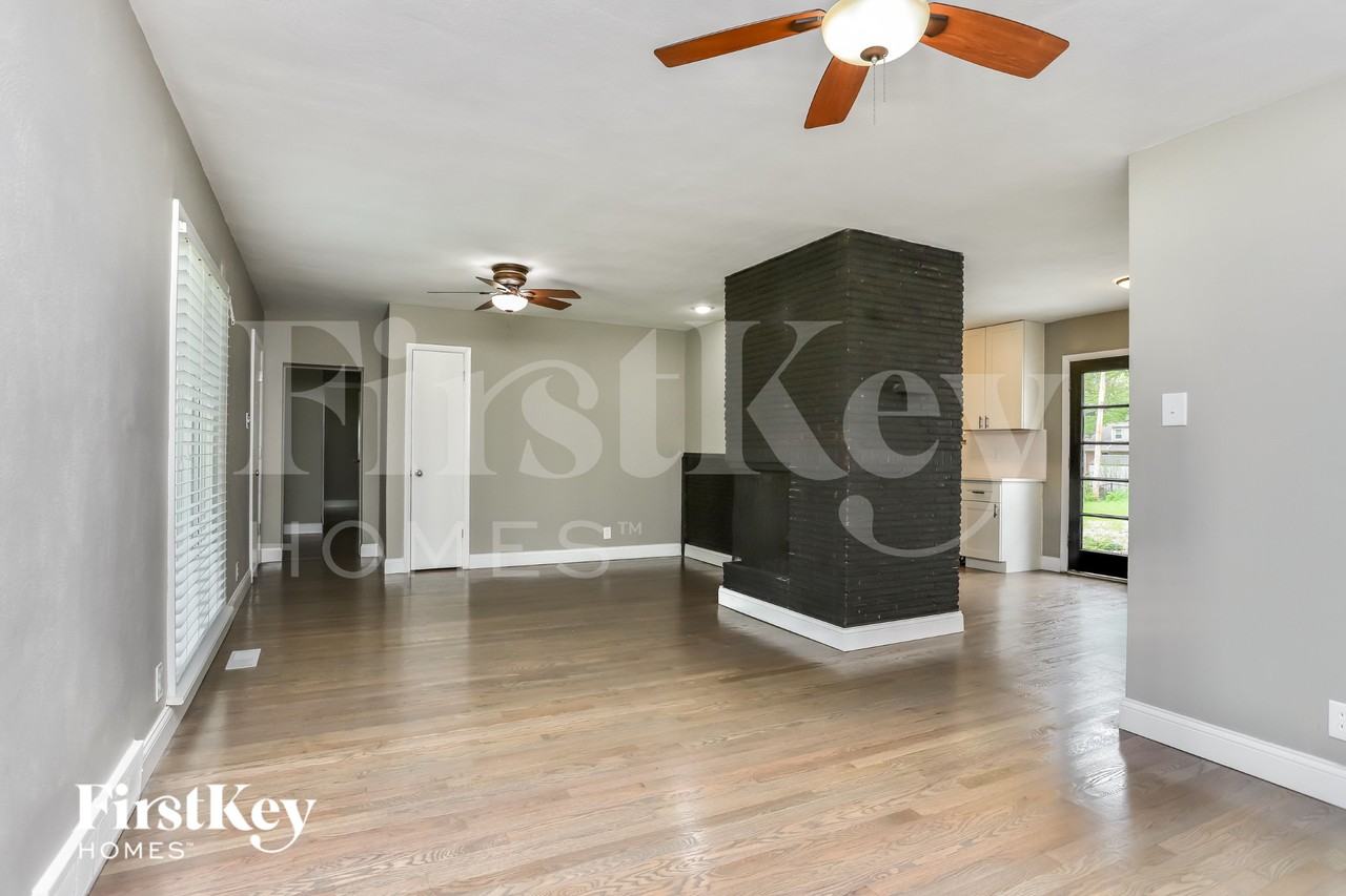 11862 Kramper Ln - Photo 3 of 15
