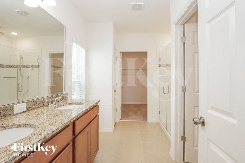 5086 Royal Point Ave - Photo 7 of 15