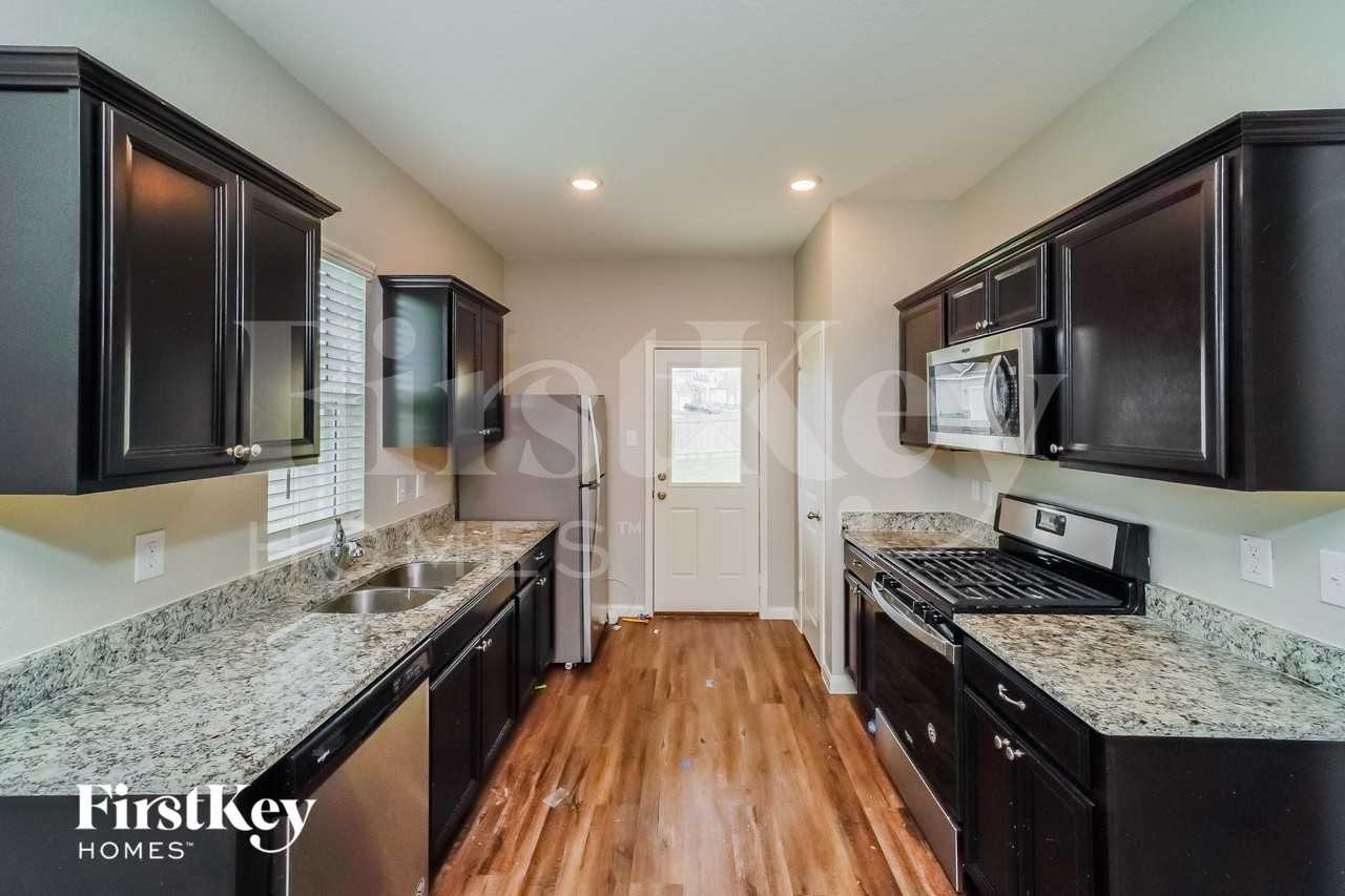 13505 Sunrise Mdw - Photo 6 of 15