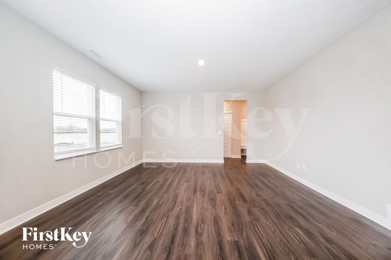 2273 S Bingham Pl - Photo 3 of 15