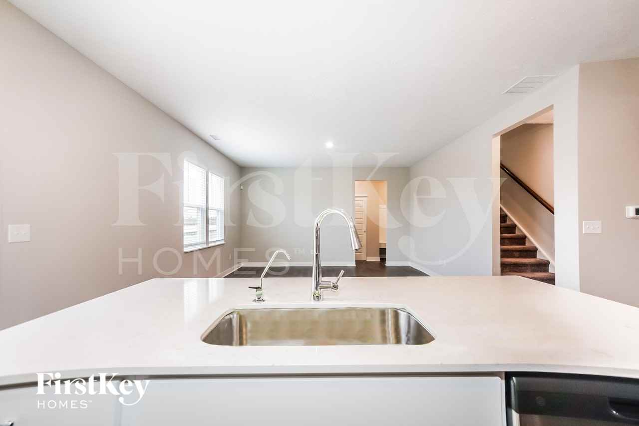 2273 S Bingham Pl - Photo 5 of 15