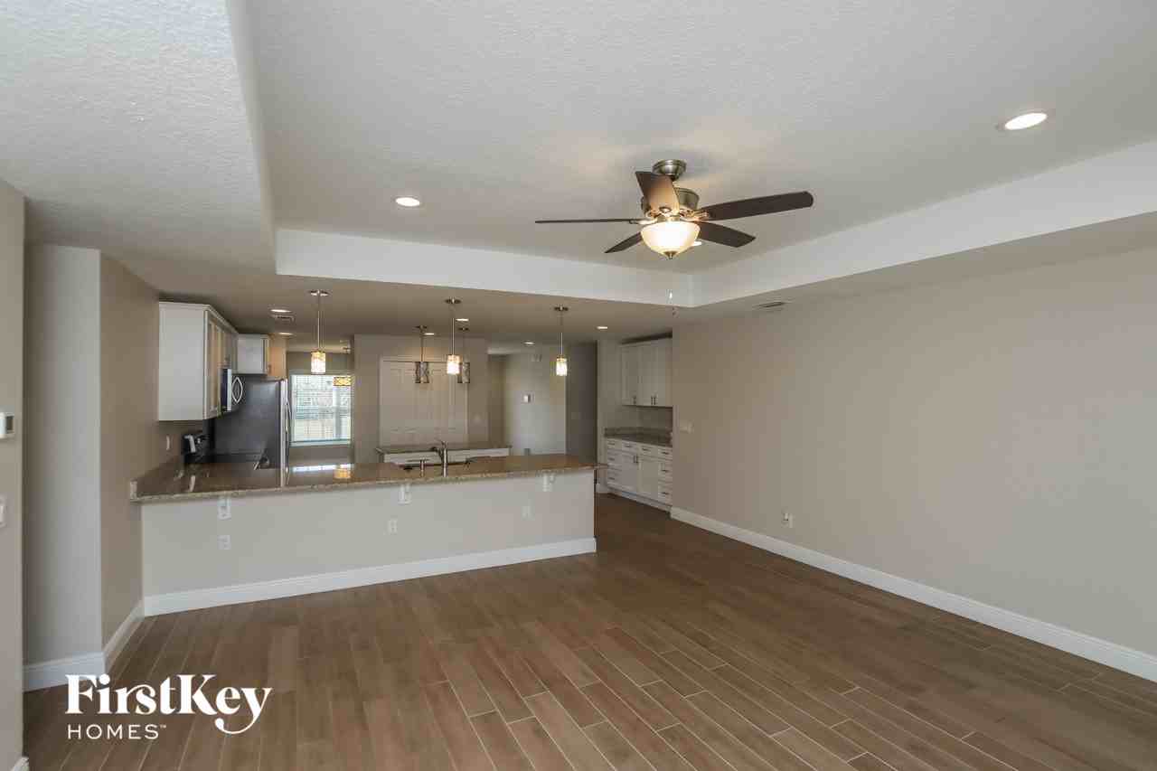 249 Bordeaux Ave Ne - Photo 3 of 15