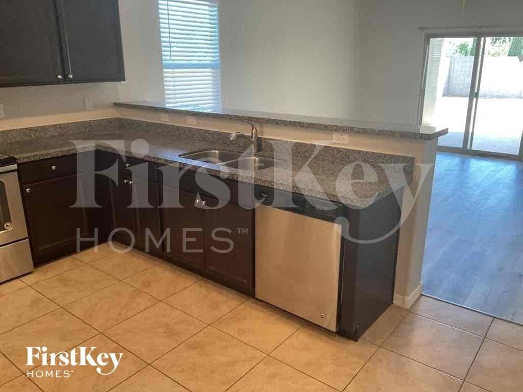 13311 E Tumbleweed Ln - Photo 4 of 11