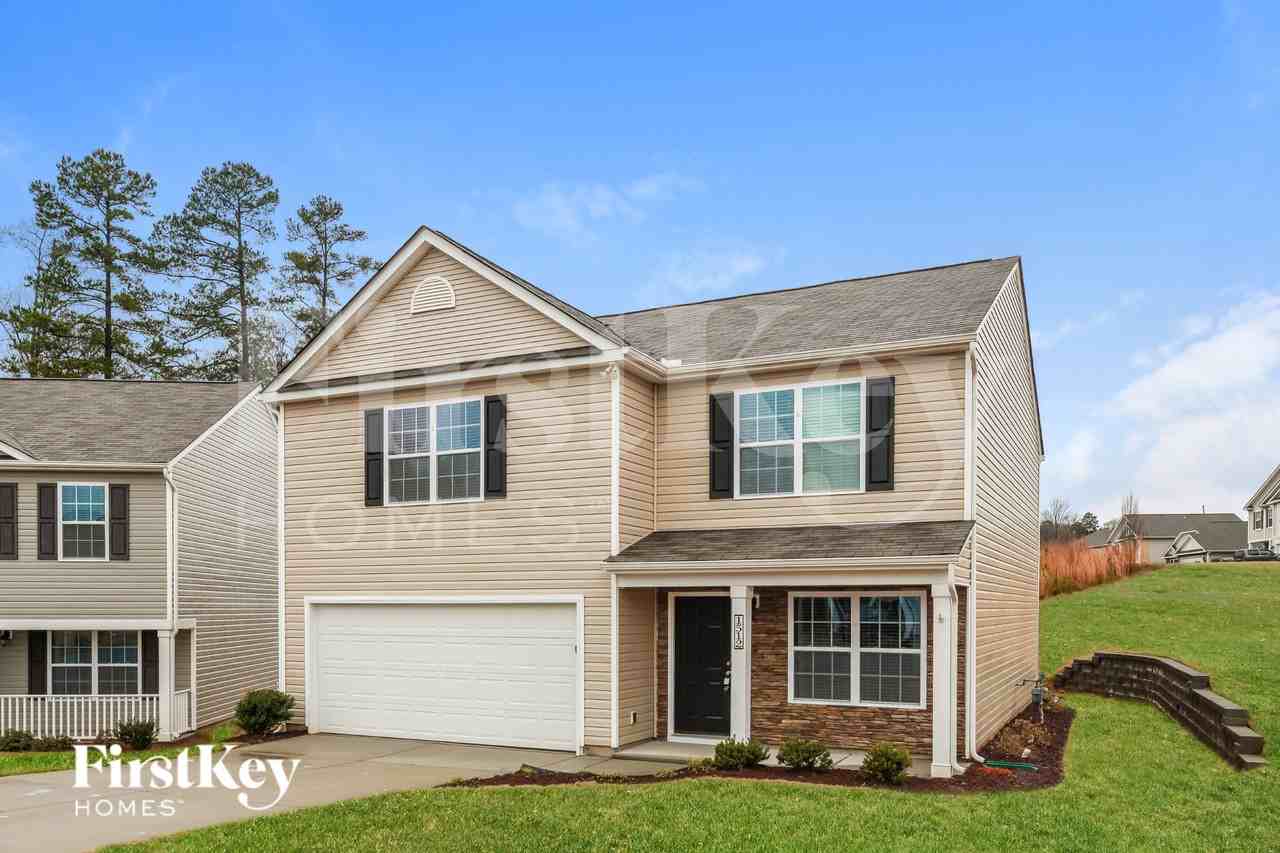 1512 Summer View Ln - Photo 2 of 15