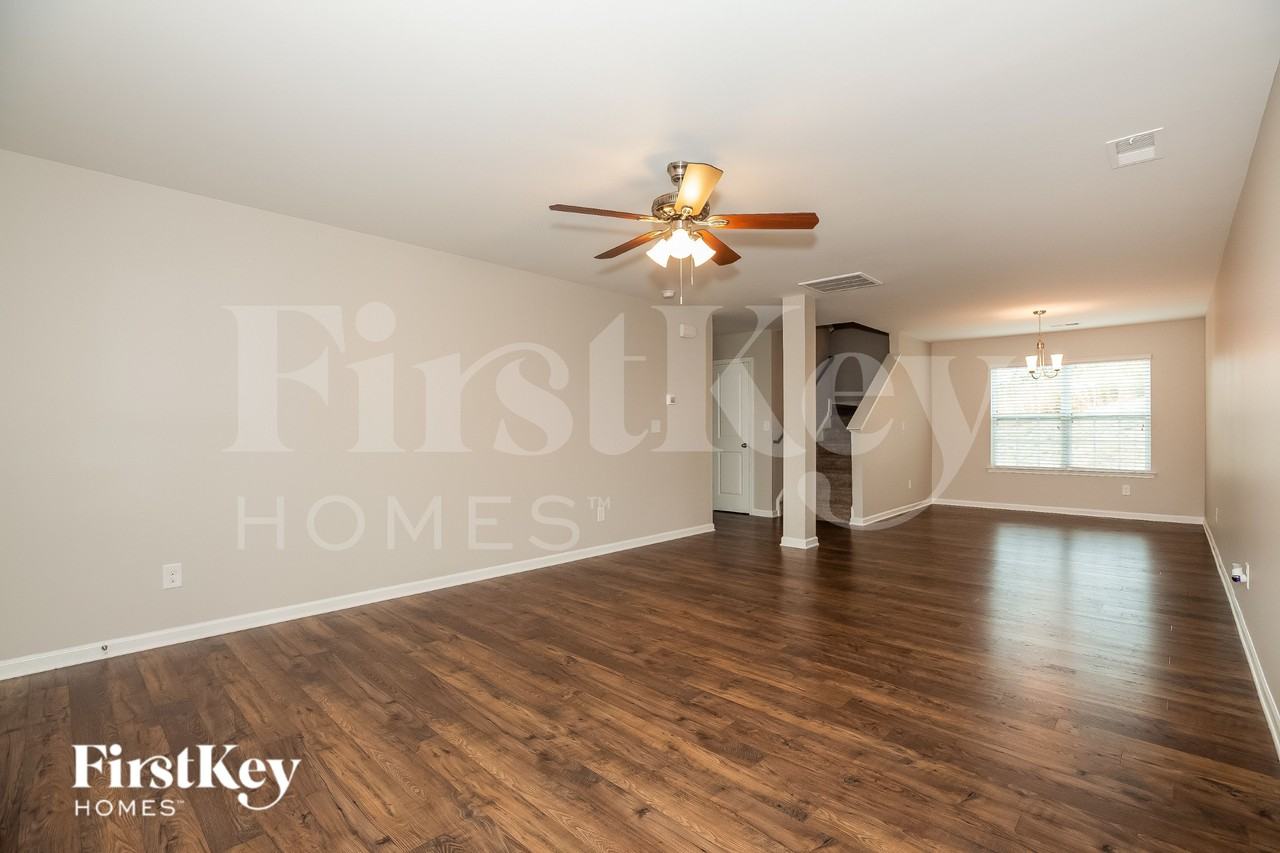 1512 Summer View Ln - Photo 4 of 15
