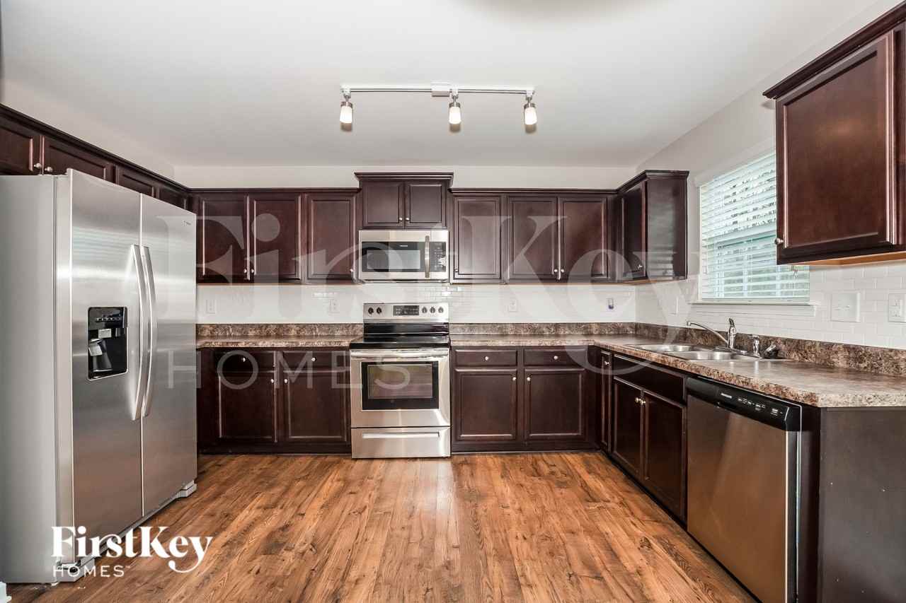 1512 Summer View Ln - Photo 6 of 15