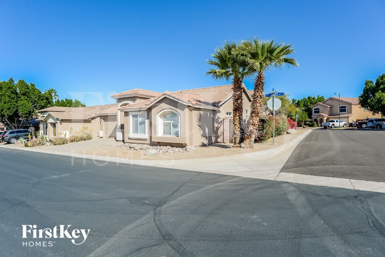 6648 E Russell St - Photo 3 of 16