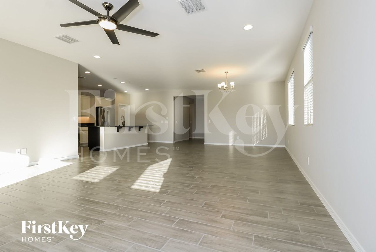 8411 S 164th Dr - Photo 3 of 15