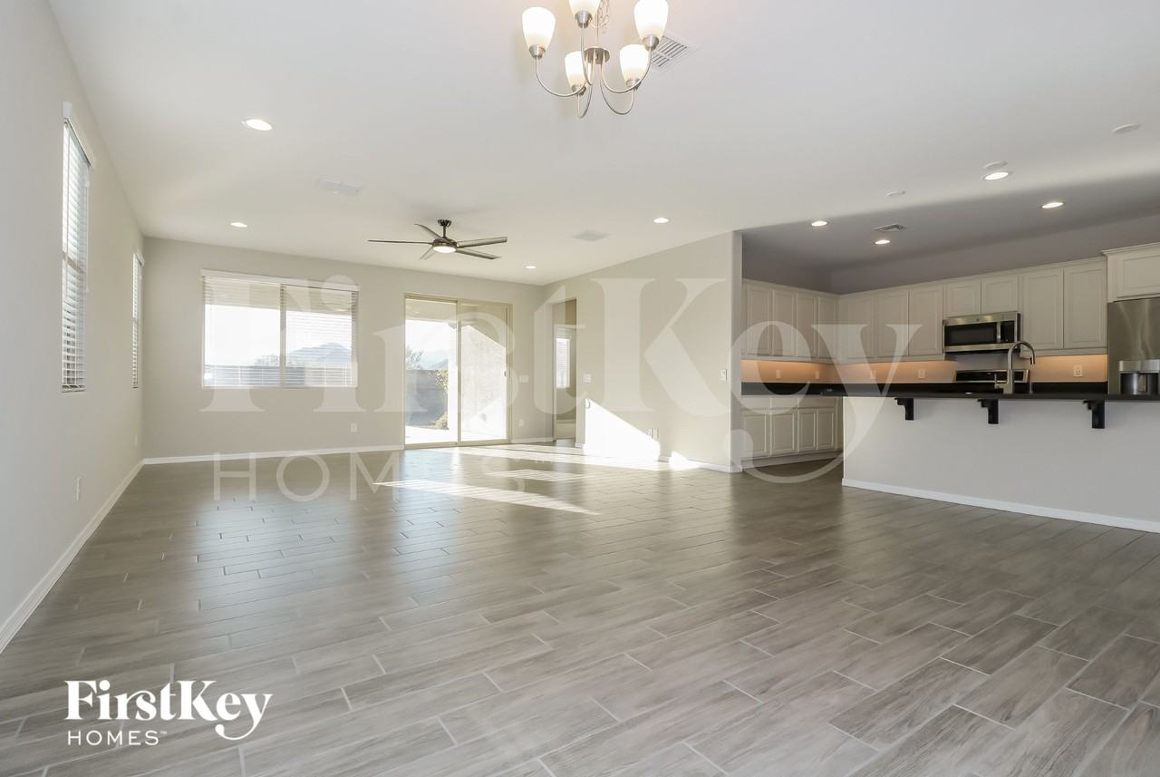 8411 S 164th Dr - Photo 5 of 15