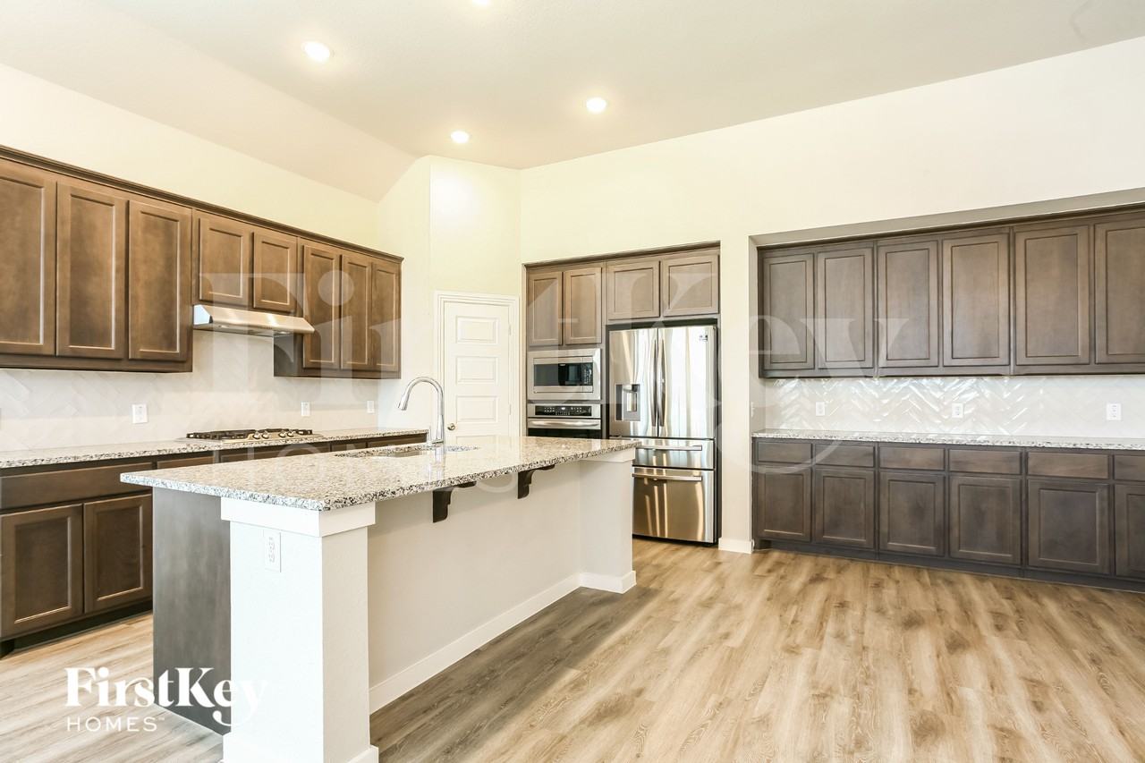 1714 Voltera Dr - Photo 6 of 15