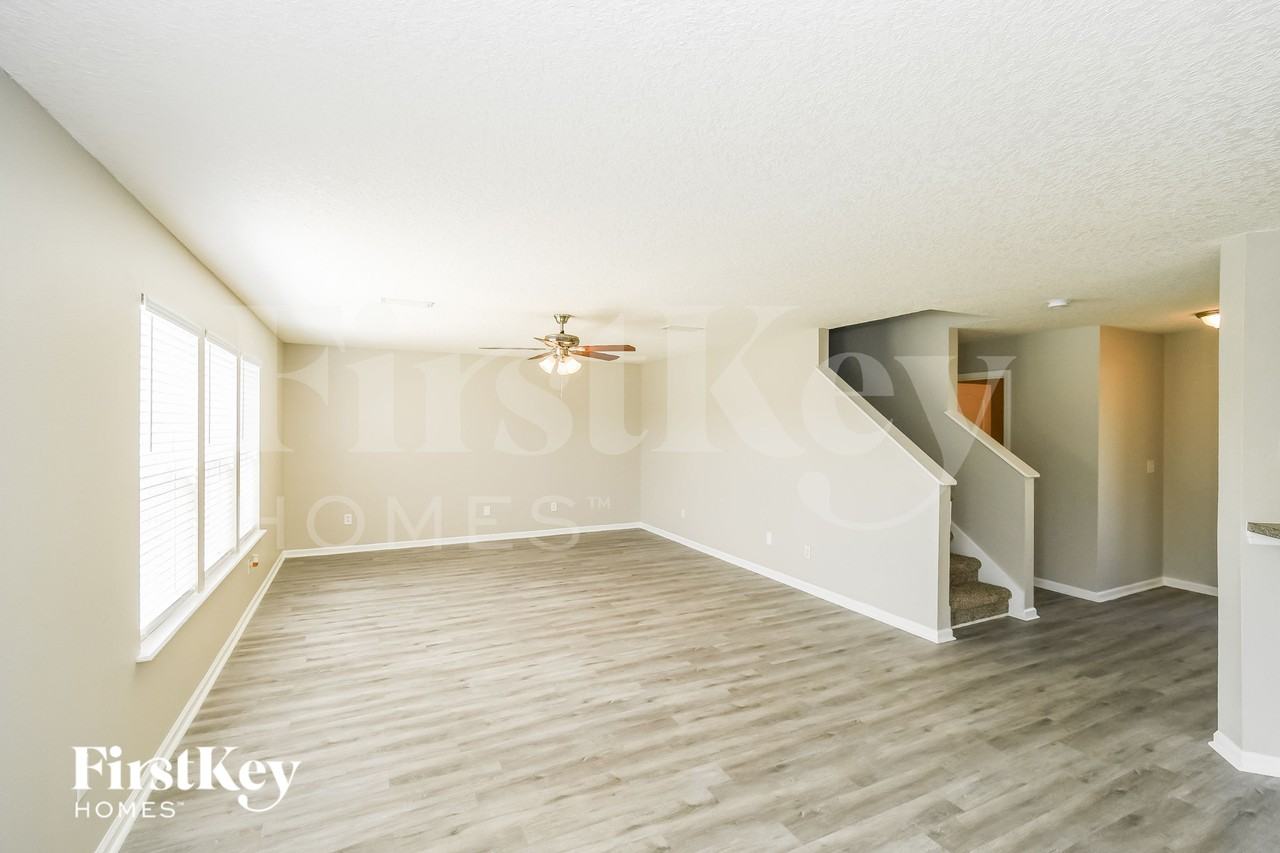 9634 Hazel Lake Dr - Photo 5 of 15