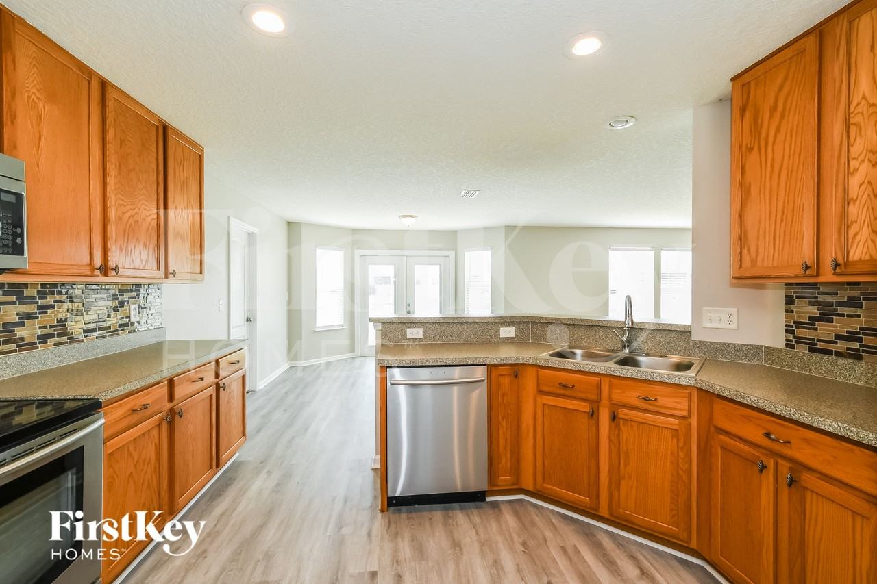 9634 Hazel Lake Dr - Photo 6 of 15