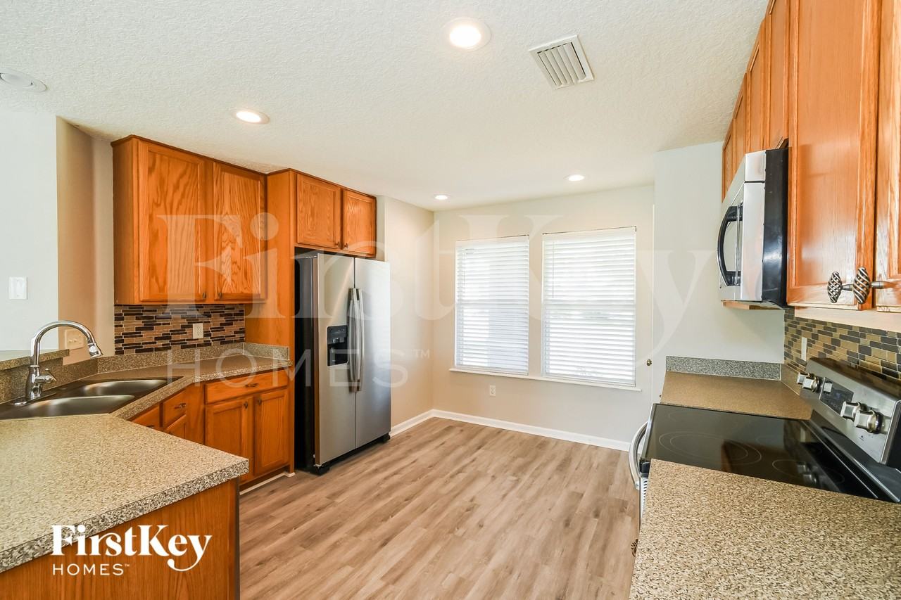 9634 Hazel Lake Dr - Photo 7 of 15