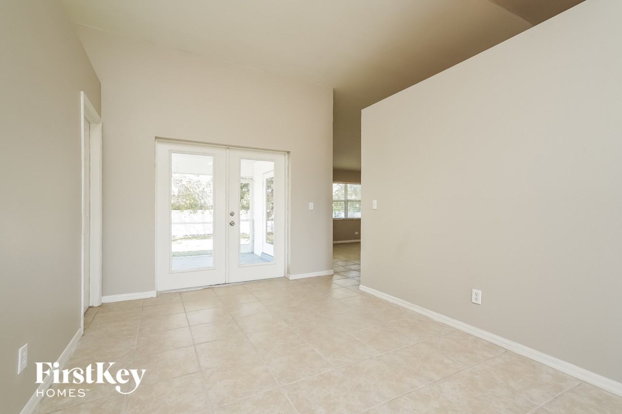 1828 Sw 3rd Pl - Photo 4 of 15