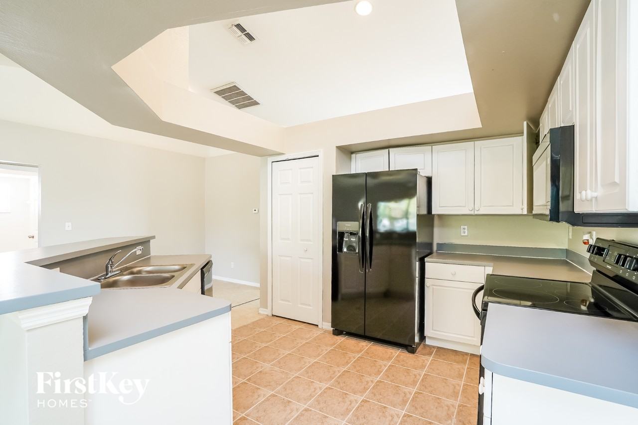 1828 Sw 3rd Pl - Photo 5 of 15