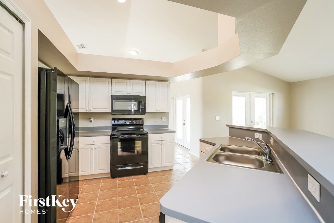 1828 Sw 3rd Pl - Photo 6 of 15