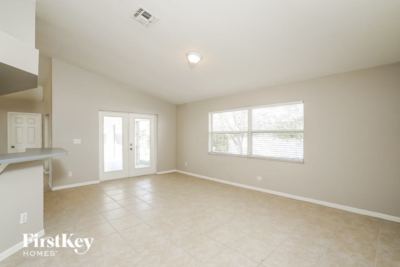 1828 Sw 3rd Pl - Photo 7 of 15