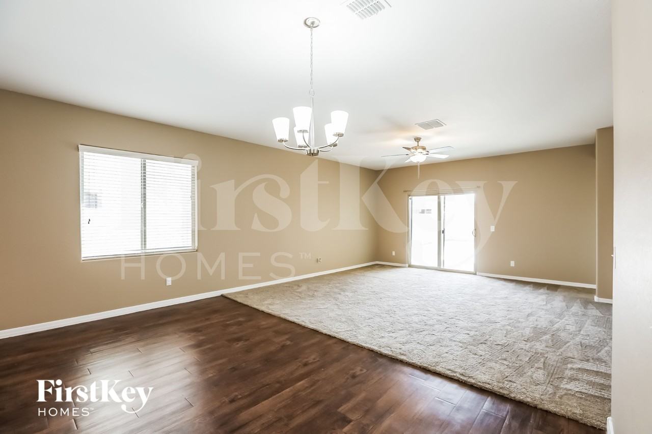 38105 W Isabella Ln - Photo 4 of 14