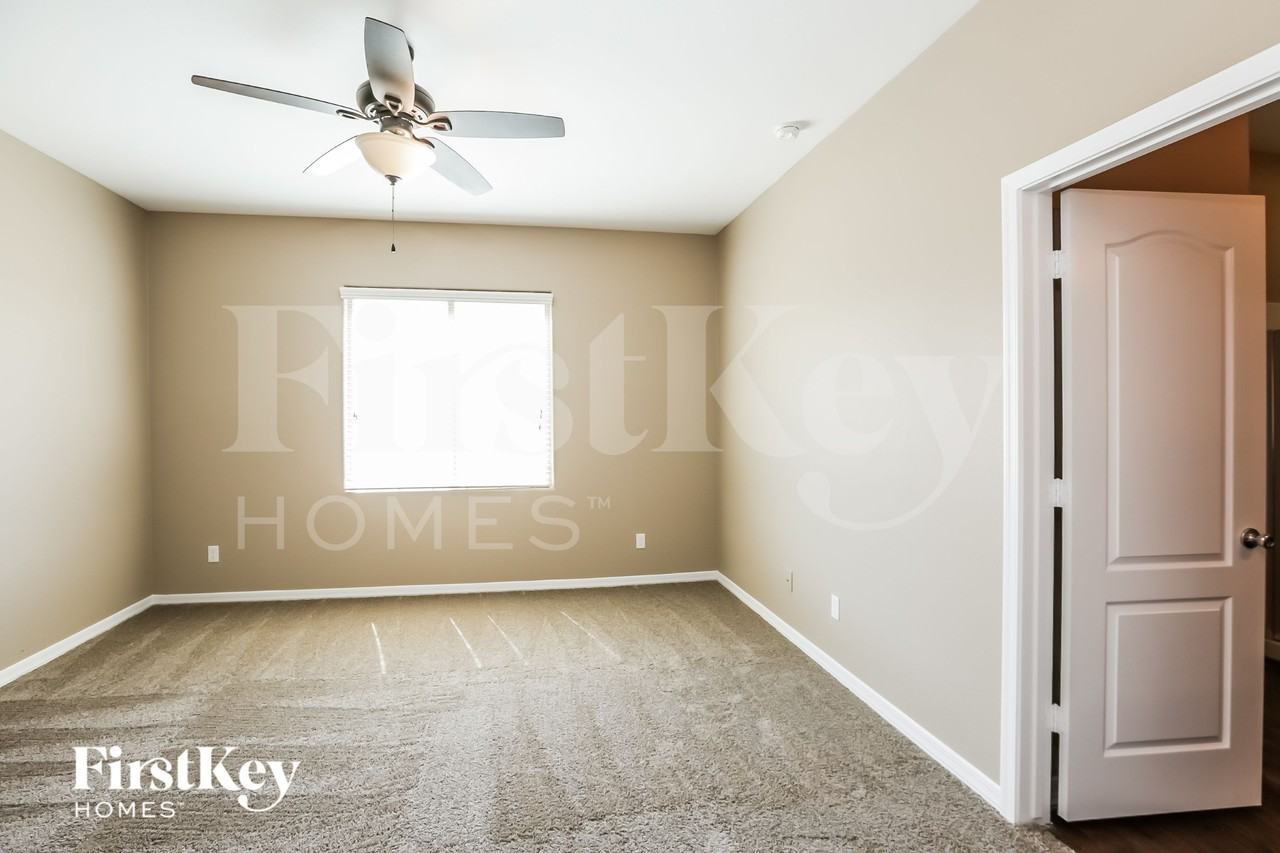 38105 W Isabella Ln - Photo 6 of 14