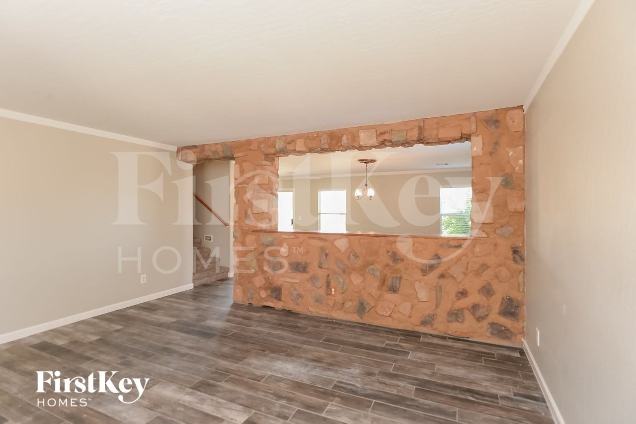 28590 N Obsidian Dr - Photo 4 of 15
