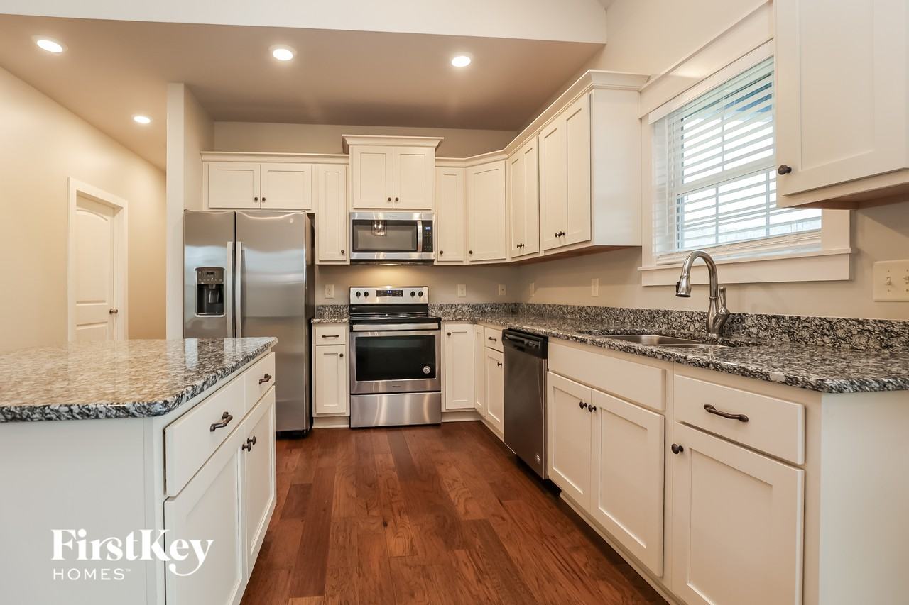 1072 Harper Dean Way - Photo 5 of 15