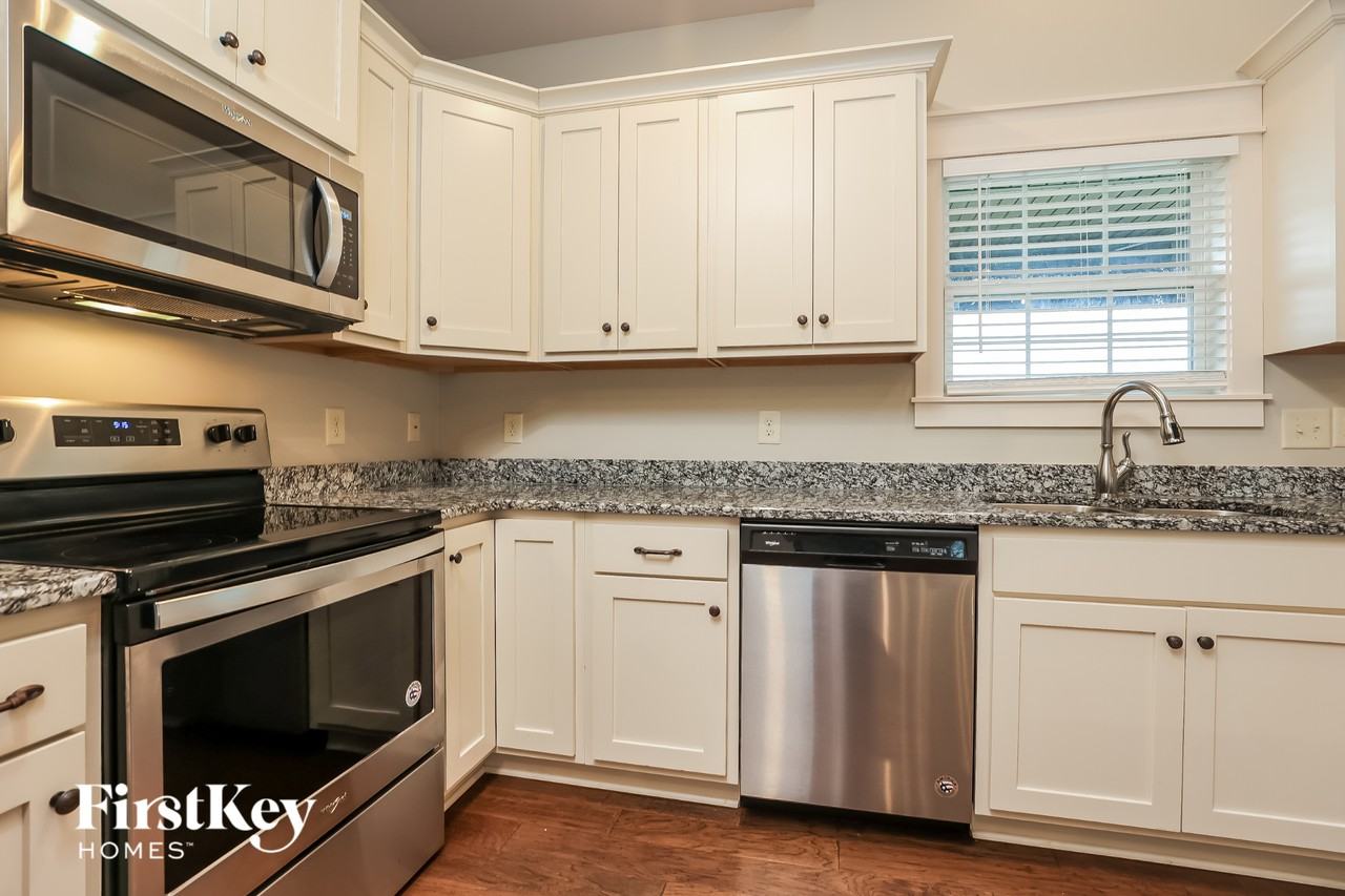 1072 Harper Dean Way - Photo 6 of 15