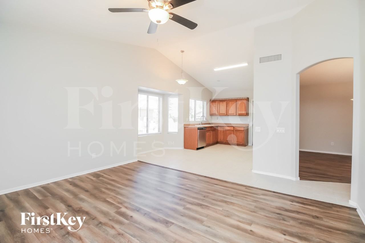 6057 E Preston St - Photo 4 of 15