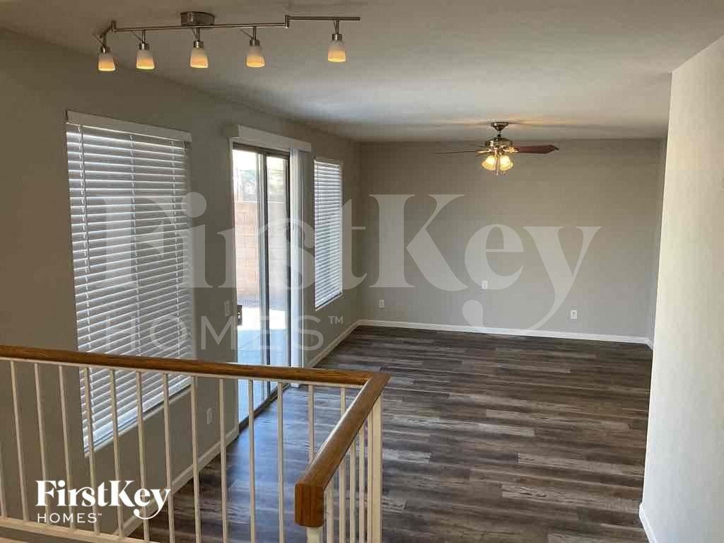 13034 W Ash St - Photo 4 of 14