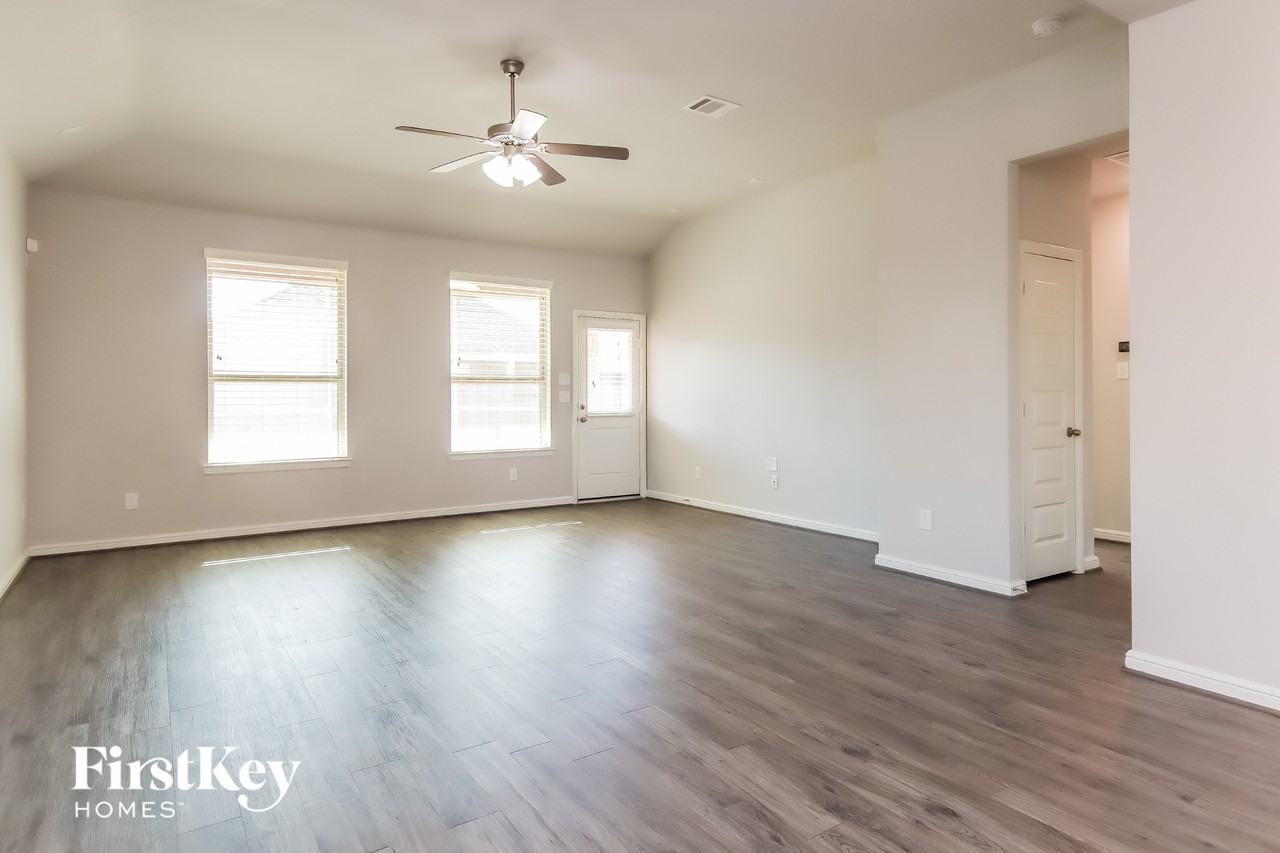 4820 La Piedra Ln - Photo 3 of 15