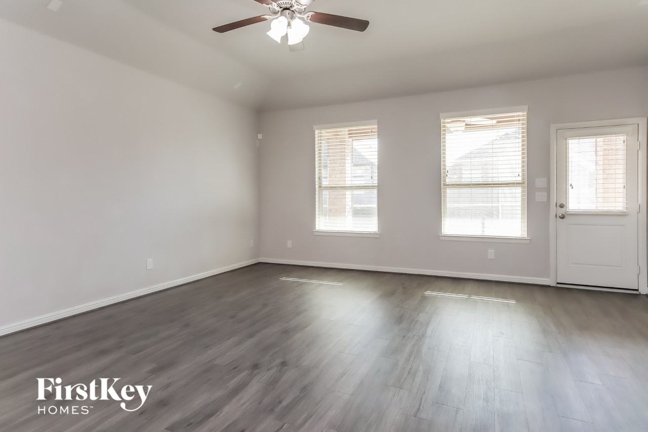 4820 La Piedra Ln - Photo 7 of 15