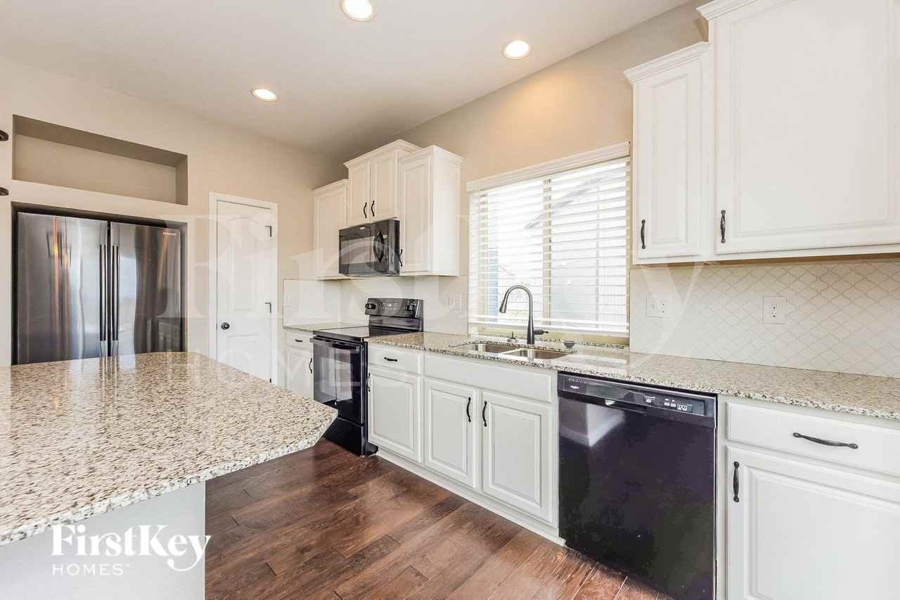 6721 Shadow Star Dr - Photo 6 of 16