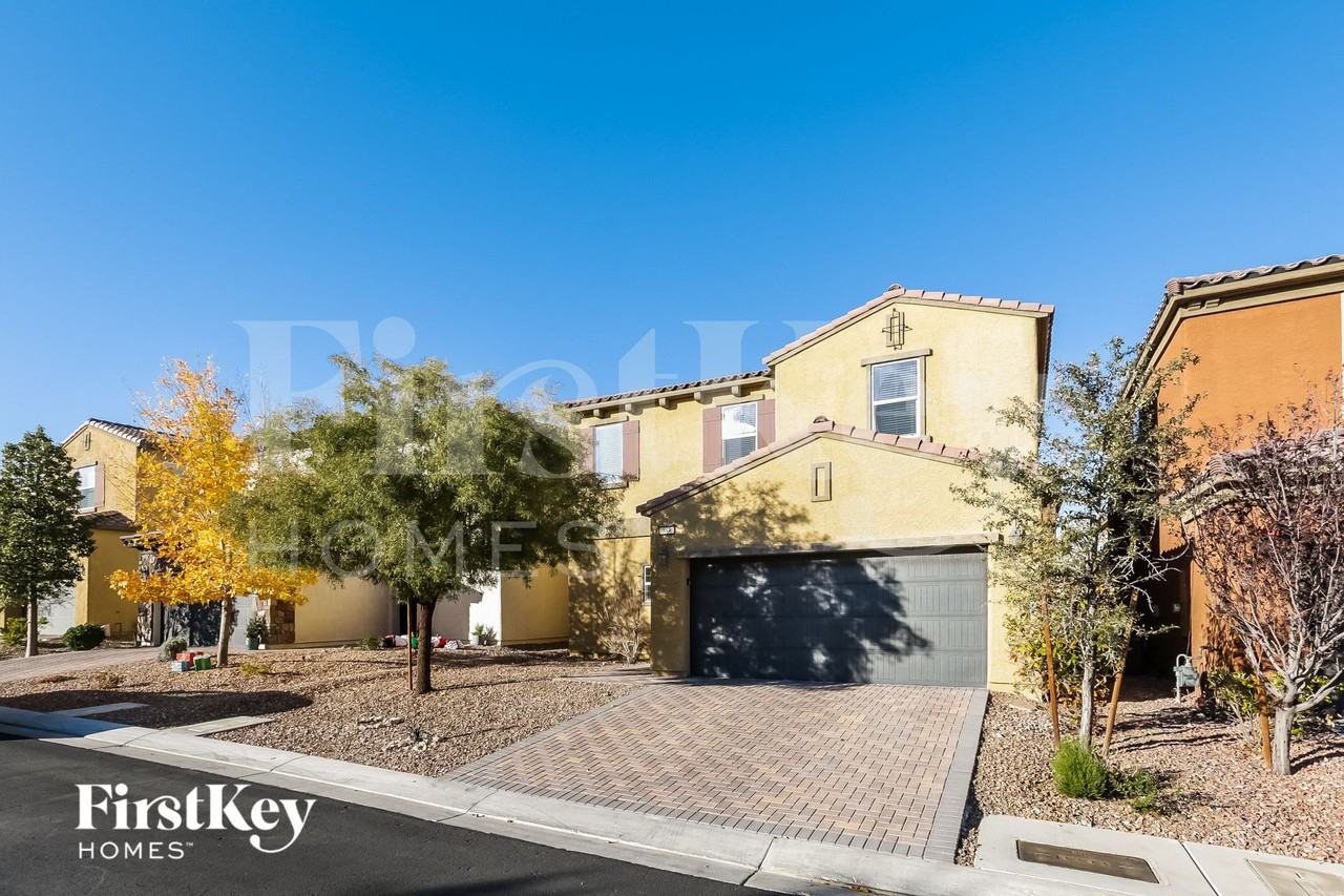 584 Little Moon Ave - Photo 2 of 15