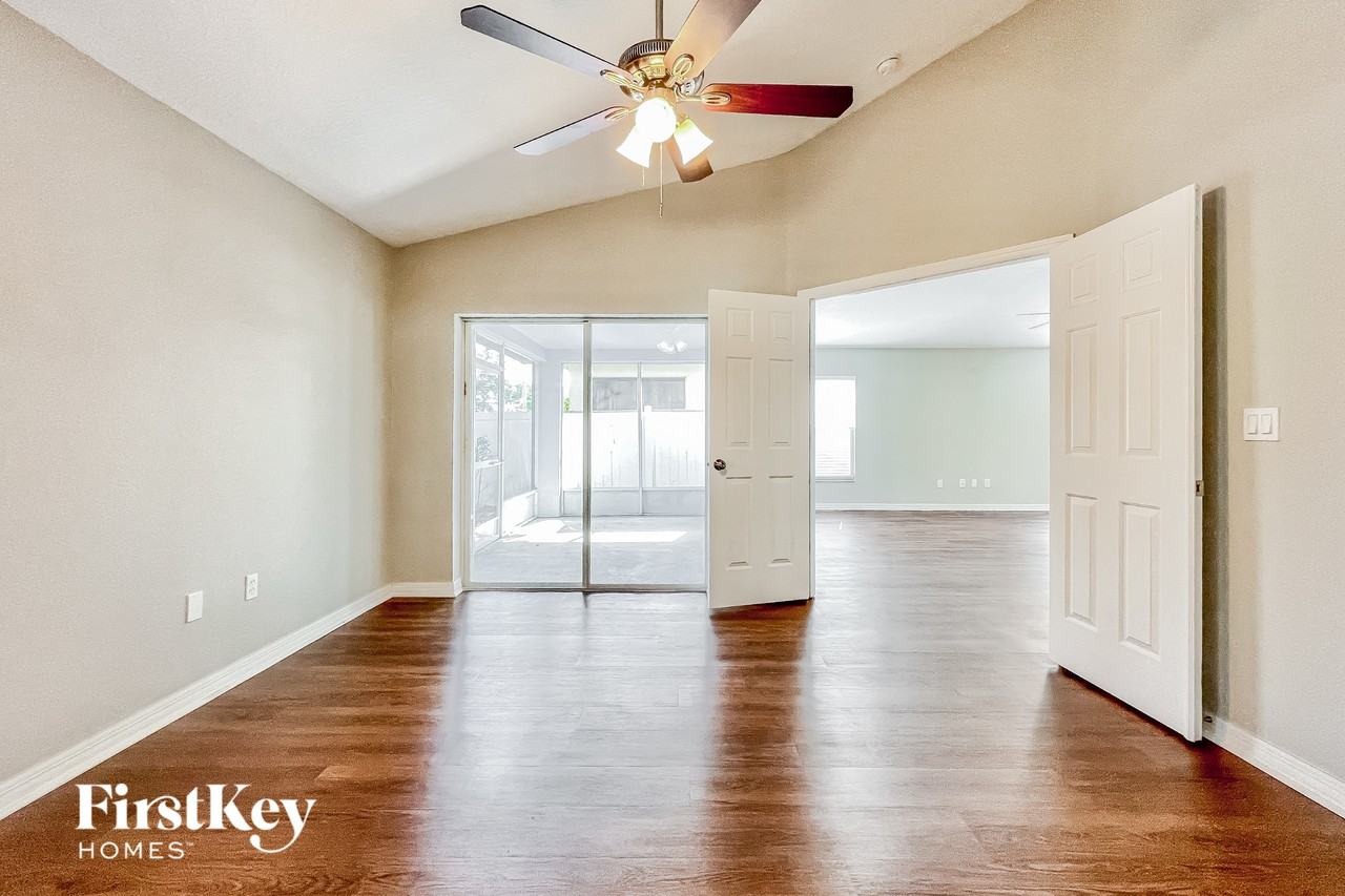 2162 Brandon Park Cir - Photo 2 of 15