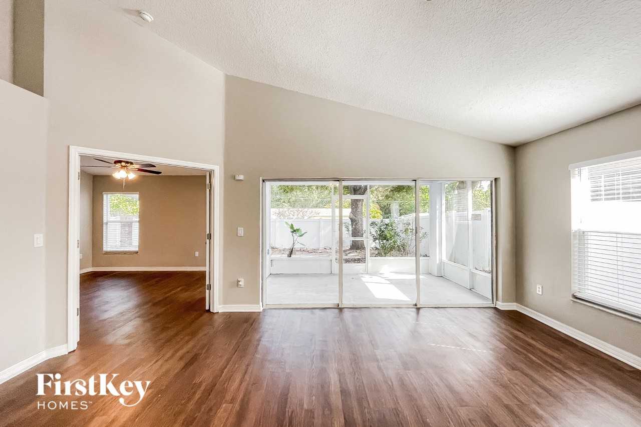 2162 Brandon Park Cir - Photo 5 of 15