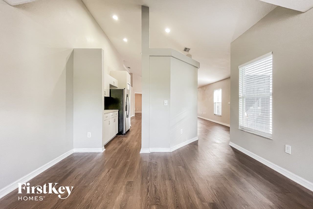 2162 Brandon Park Cir - Photo 7 of 15